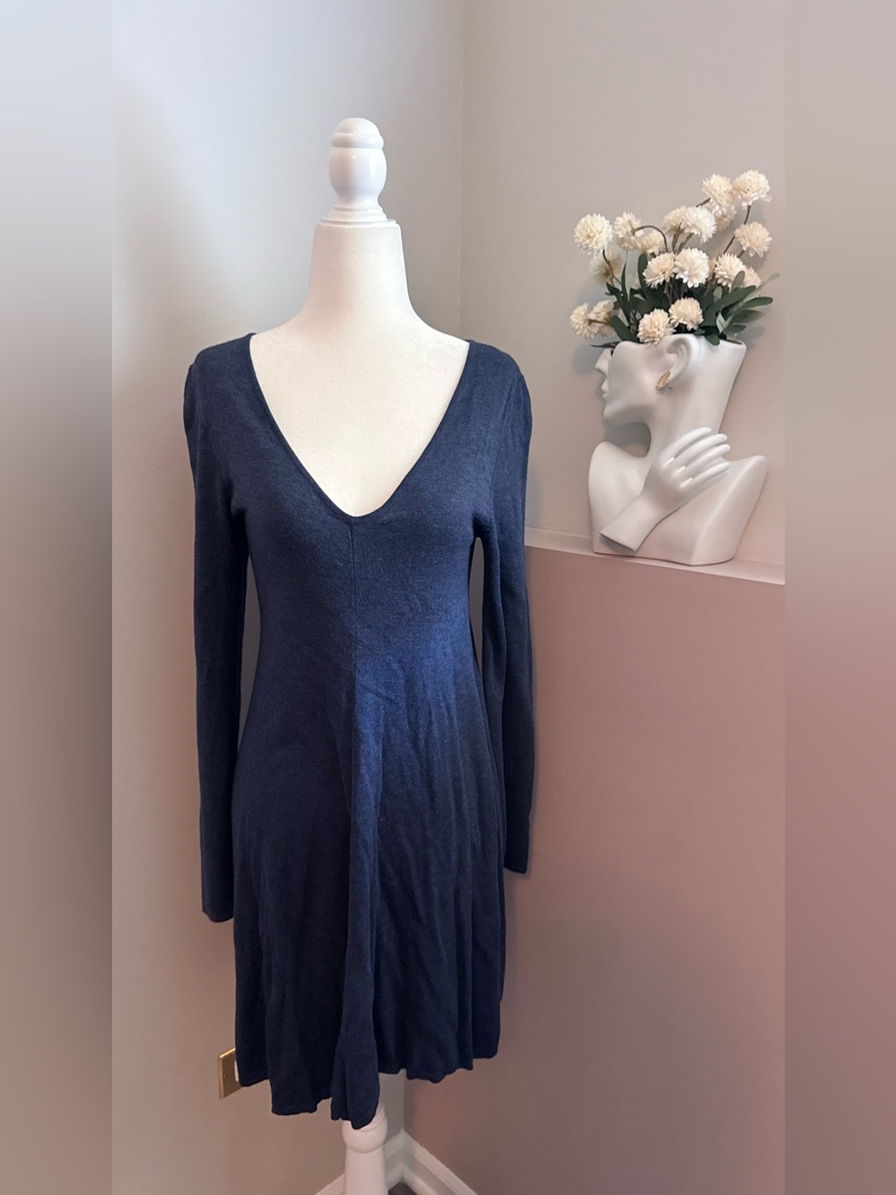 Joan Vass Women’s Medium Classic Navy V-Neck Long Sleeve Women's Mini Dress